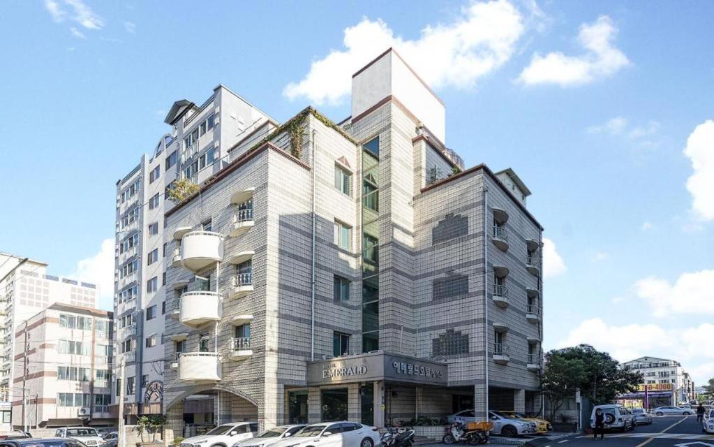 Emerald Ace Hotel Jeju Exterior photo