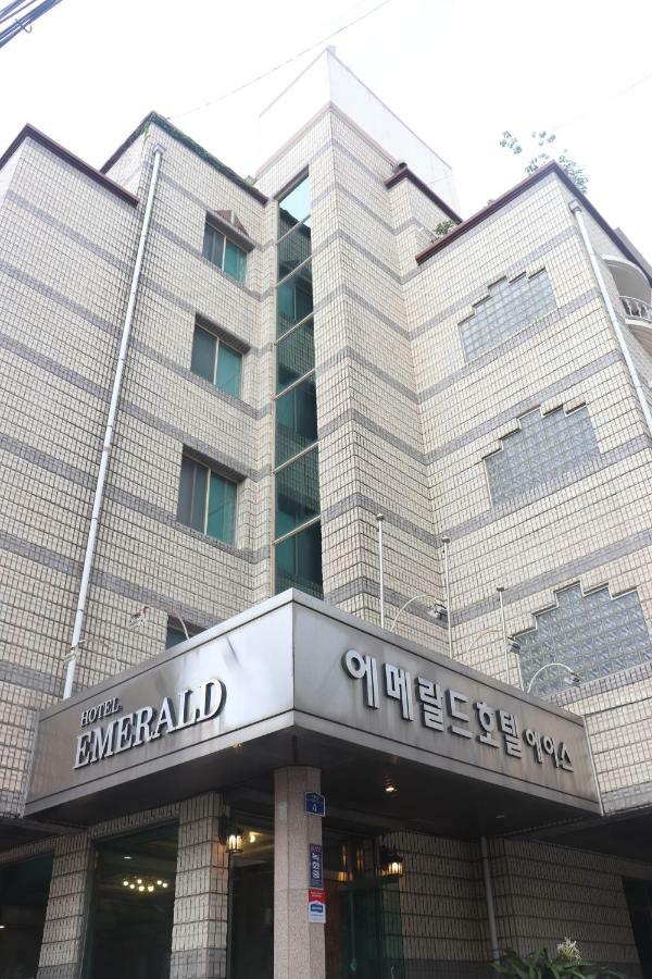 Emerald Ace Hotel Jeju Exterior photo